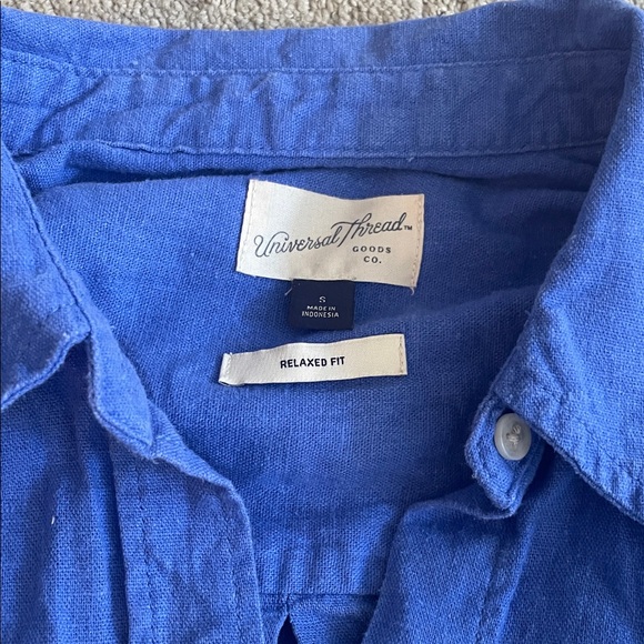 Universal Thread Button Down - Picture 2 of 5